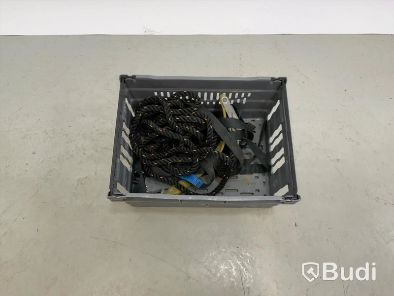 Plastback med rep och spännbandsfäste