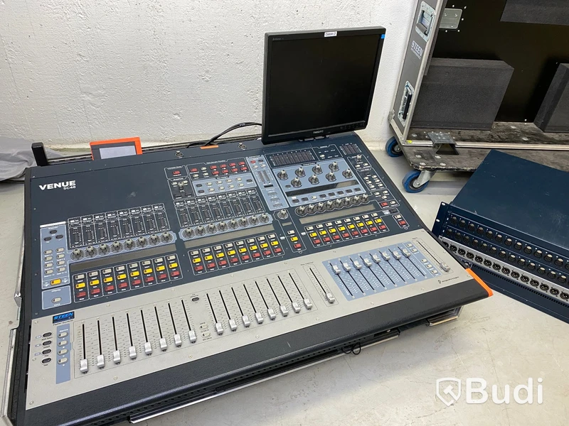 Digitalt mixerbord Avid Venue SC48 ink Avid Stageboxmed skärm i rullcase