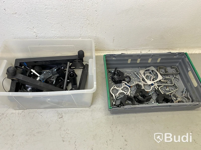 2st plastbackar med div fästen