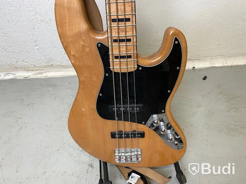 Elbas Squire by Fender Jazz Bass