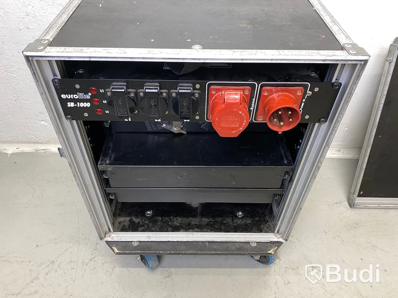 Rullbart case med 3st Power distributors och 4 lådor. Omstartad pga felbud