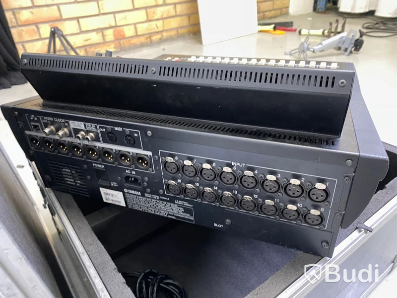 Digital Mixer i Case, Yamaha LS9-16. Omstartad