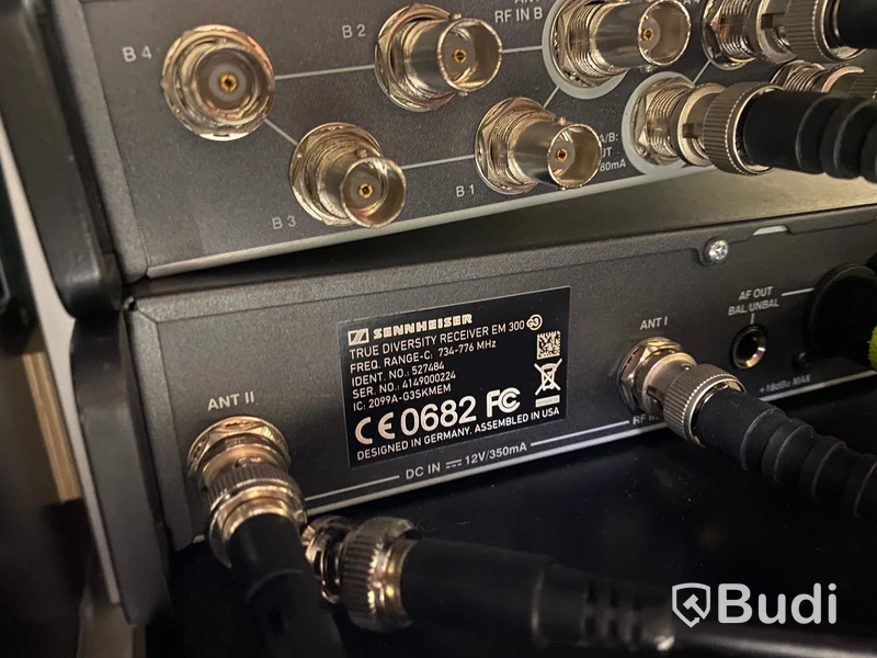 Rullcase med 2st Sennheiser EM300 G3 Band C 734-776 Mhz, samt 2st Antenna Splitter ASA 1