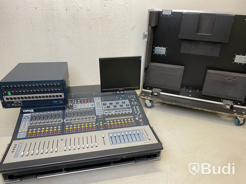 Digitalt mixerbord Avid Venue SC48 ink Avid Stageboxmed skärm i rullcase