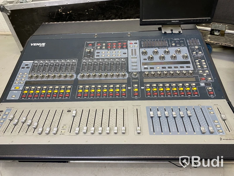 Digitalt mixerbord Avid Venue SC48 ink Avid Stageboxmed skärm i rullcase