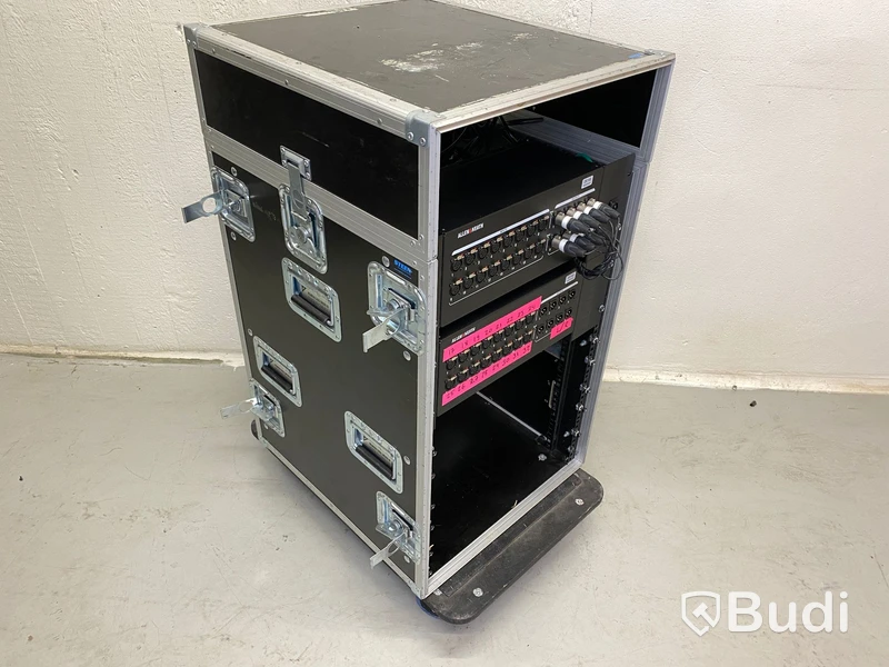 Case med inbyggt rack och 2st Allen Heath DX168 samt 1st Eurolite SB-1000