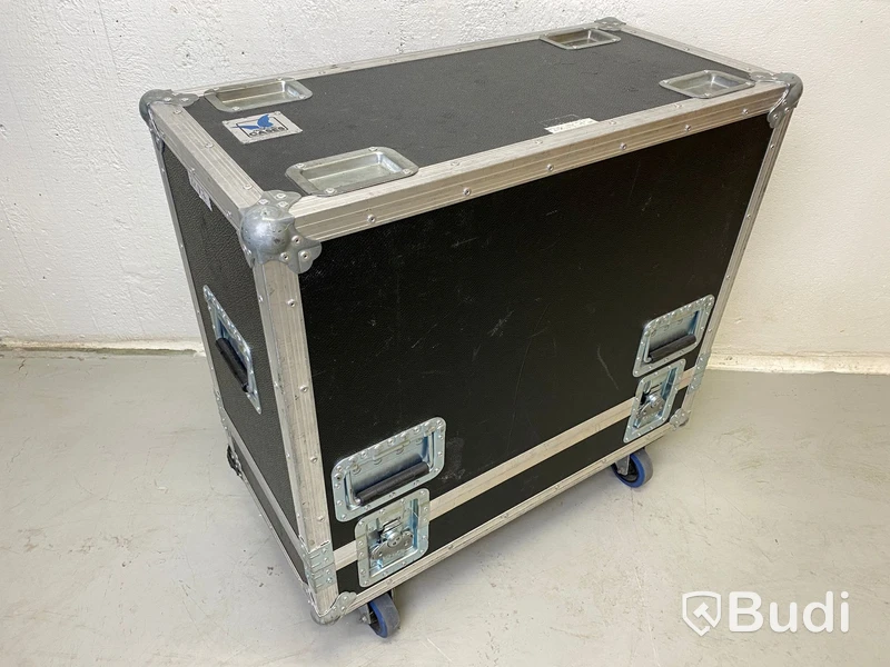 2st D&B Audiotechnik Y7P högtalare i case från Amptown Nypris ca 48000 SEK/st. Omstartad pga felbud