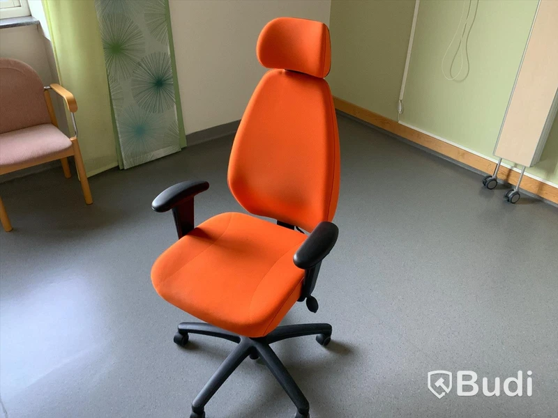 Kontorsstol EFG, orange tygklädsel - Rum 5035
