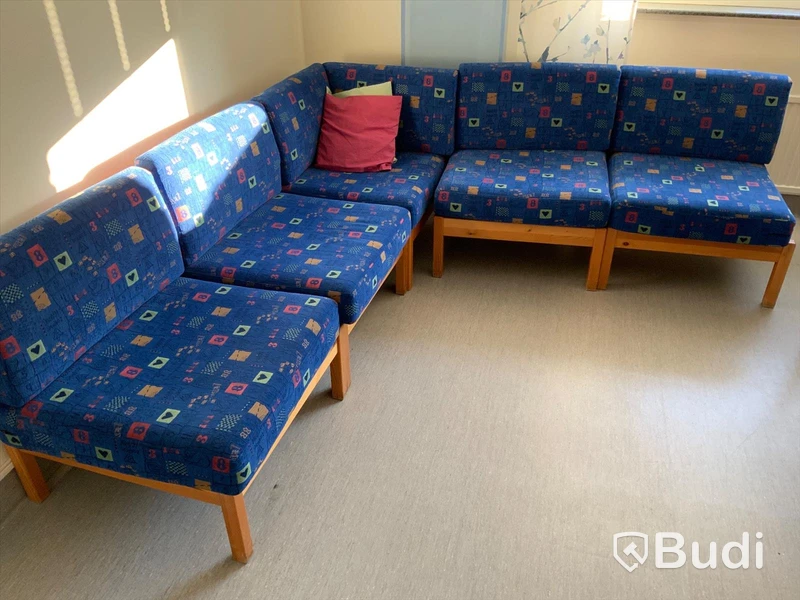Soffa, blå tygklädsel - Rum 5009B