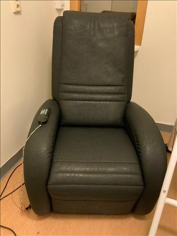 Massagestol i konstläder - Rum 5093