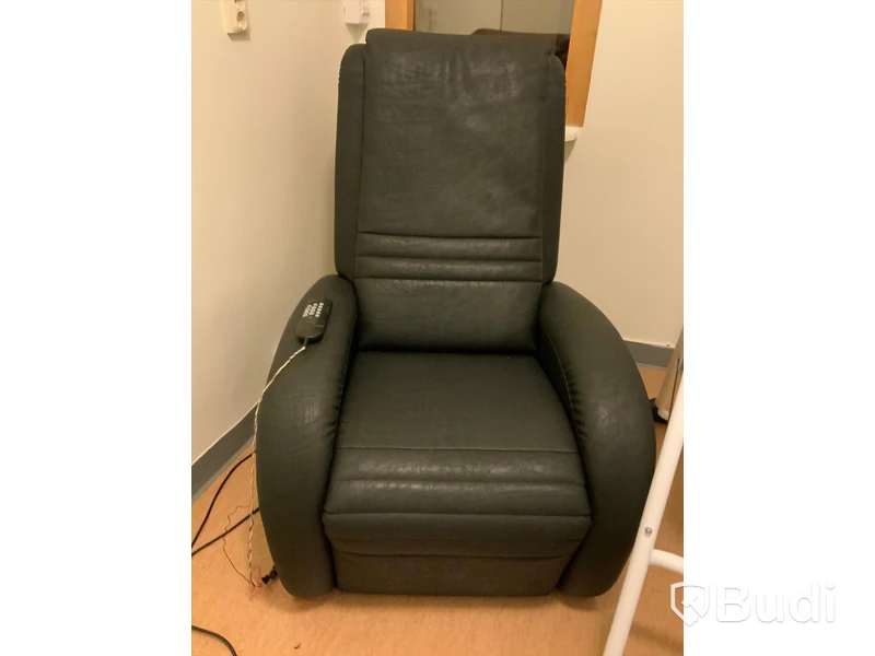 Massagestol i konstläder - Rum 5093