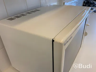 Microvågsugn Electrolux 1000W - Rum 4111