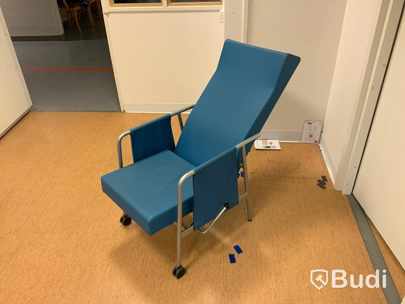Stol 1st, blå plastklädsel- Rum utanför 4045