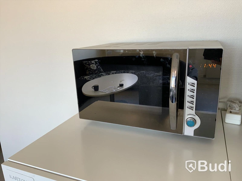 Microvågsugn, 900W med grillfunktion.