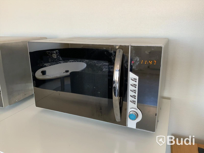 Microvågsugn, 900W med grillfunktion.