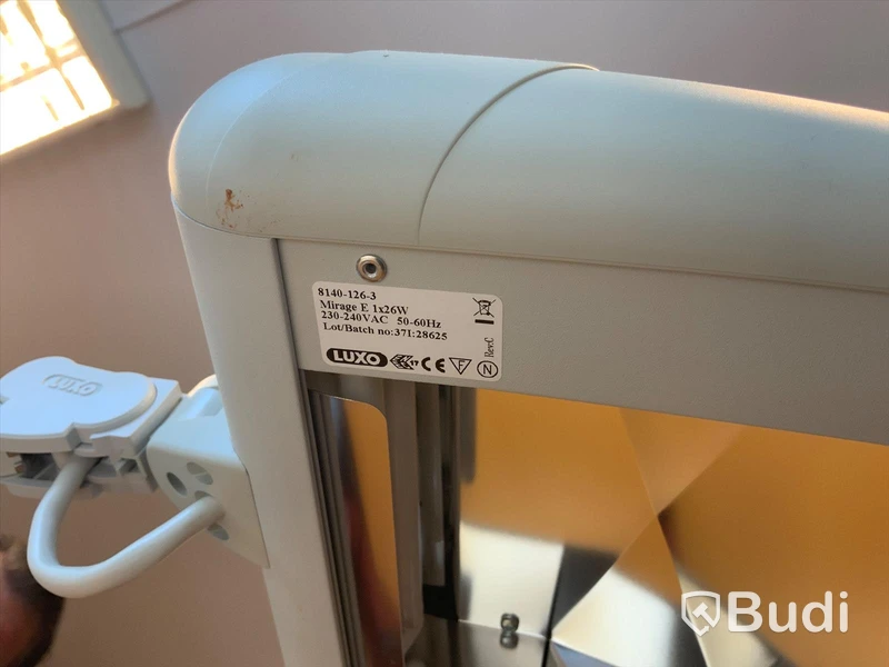 Skrivbordlampa LUXO - Rum 3015