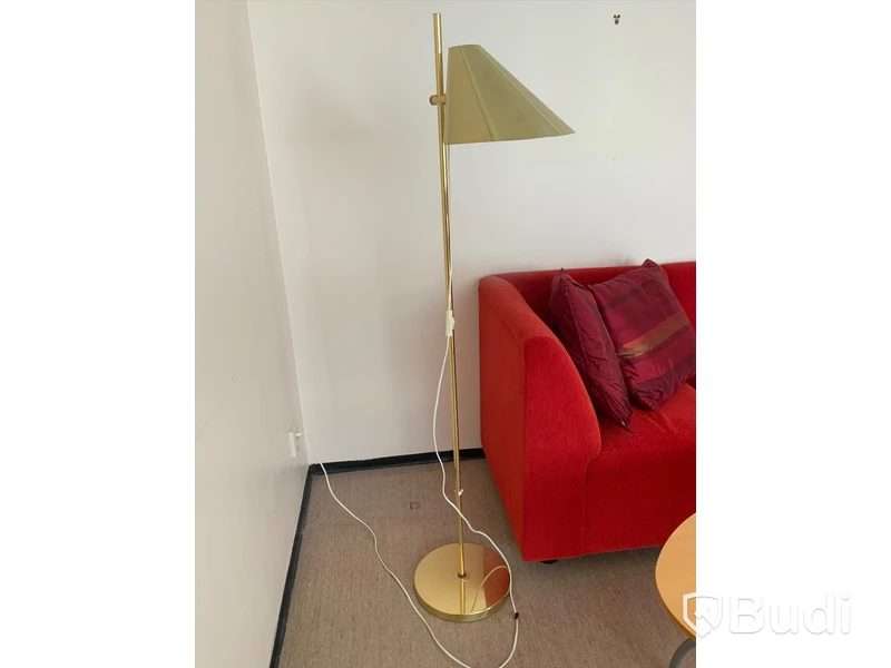 Vinkelsoffa inklusive soffbord och golvlampa mässing - Rum 3011