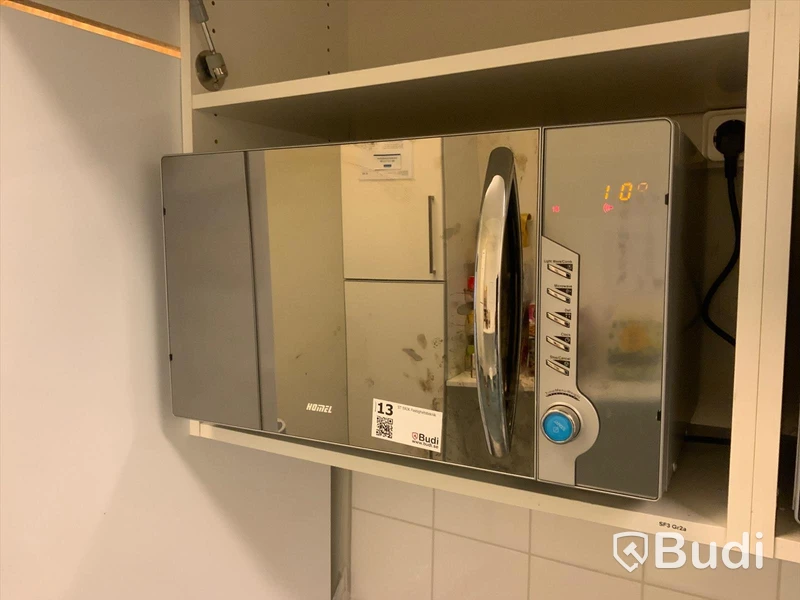 Microvågsugn Homel 900W, med grillfunktion - Rum 3112