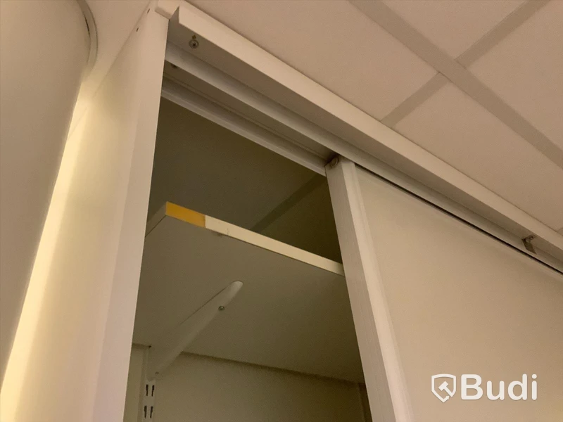 Skjutdörrar h233 total bredd 385cm, 2 sektioner Utanför 235