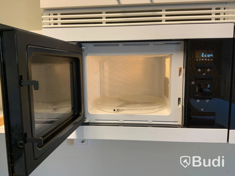 2st mikrovågsugn  Electrolux 800W - Rum 2056