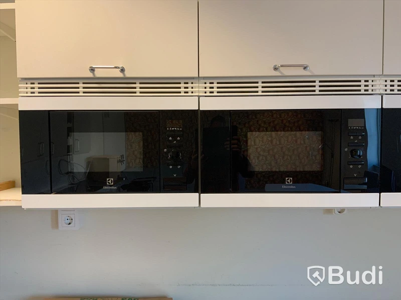 2st mikrovågsugn  Electrolux 800W - Rum 2056