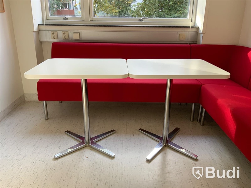 Soffa inklusive 2 bord  - Rum 2029