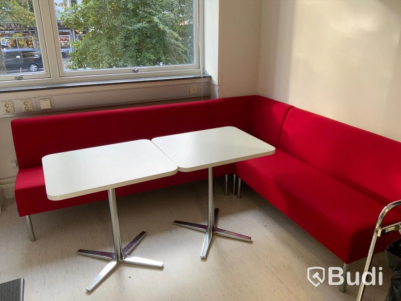 Soffa inklusive 2 bord  - Rum 2029