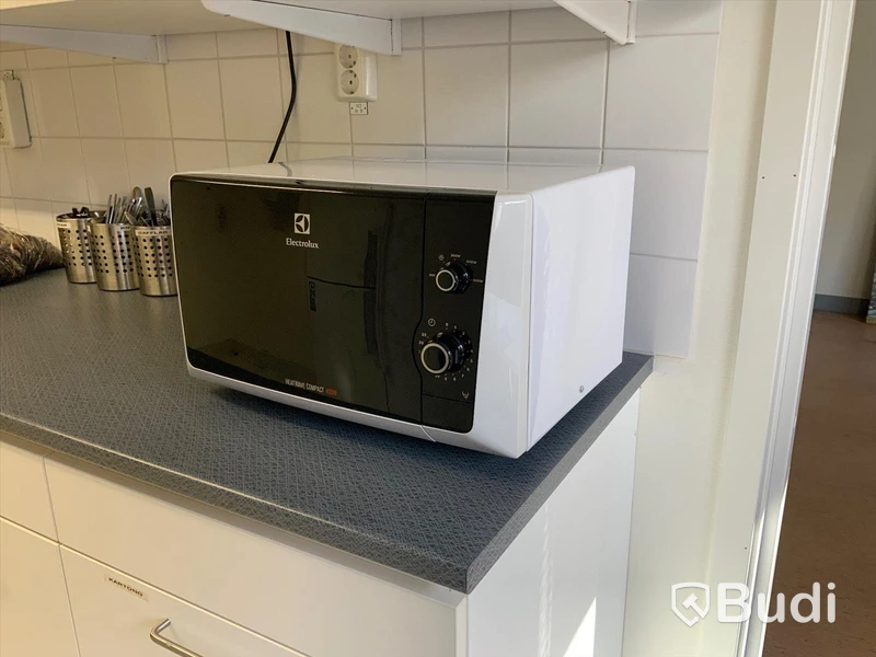 Mikrovågsugn  Electrolux 800W  - Rum 2029