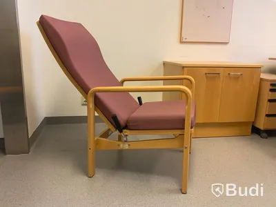 Fåtölj, justerbar rygg  - Rum 3130