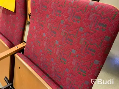 Golvfasta stolslängor 3 rader om - Rum 1144
