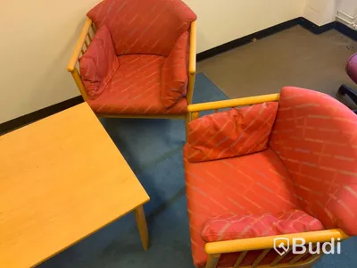 Soffa, fåtölj 2st, bord och golvlampa  - Rum 3127