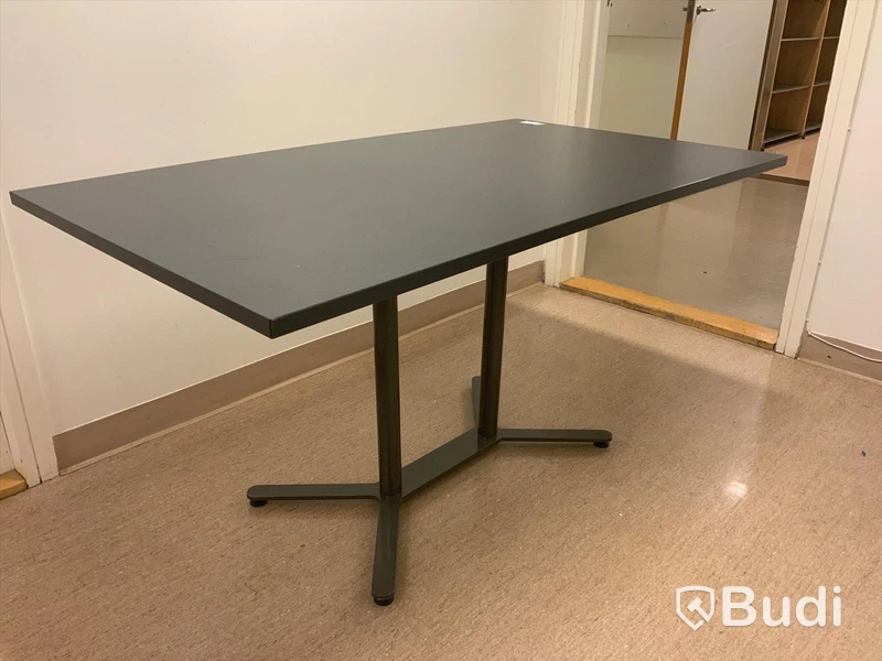 Svart bord - Rum 3058