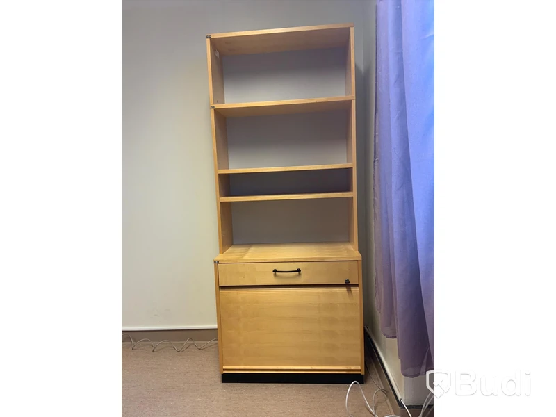 Bokhylla med jalusi EFG - Rum 3106