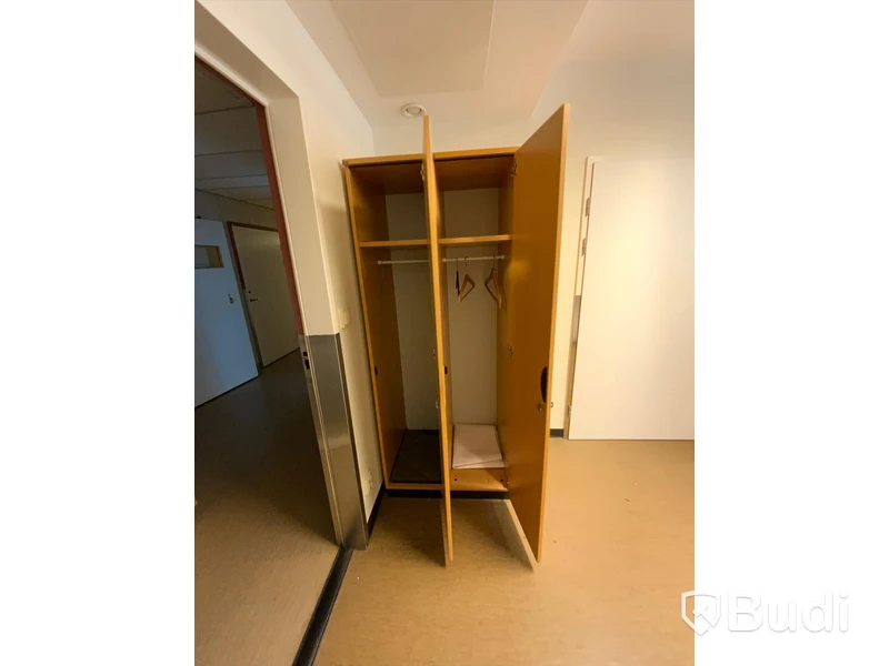 Klädskåp EFG  - Rum 3049