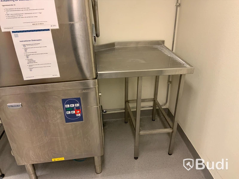 Backdiskmaskin Electrolux WT 65 EIa År 2007 ink in och utmatningsbänk samt doserare Ecolab. Rum 4036