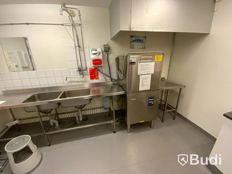 Backdiskmaskin Electrolux WT 65 EIa År 2007 ink in och utmatningsbänk samt doserare Ecolab. Rum 4036