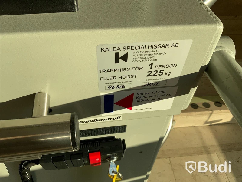 Handikapp-/trapphiss Hiro Lift år 2001, maxvikt 225 kg