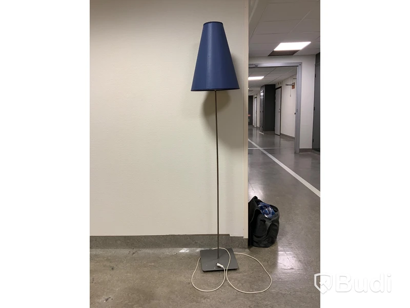 Golvlampa - våning 2