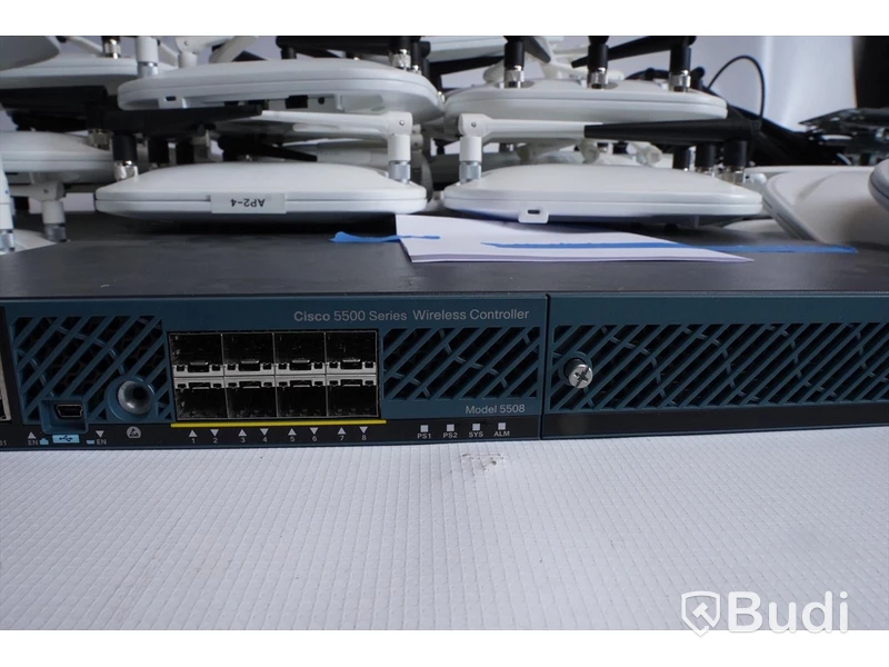 Cisco trådlöst nätverkssystem Huvudenhet Cisco 5550 Wireless Controller 5508 med 60 st licenser, 33st Cisco Air-LAP1262N-E-K9 820.11n samt 10st AIR-CAP1602I-E-K9 ink div kablage och fästplattor