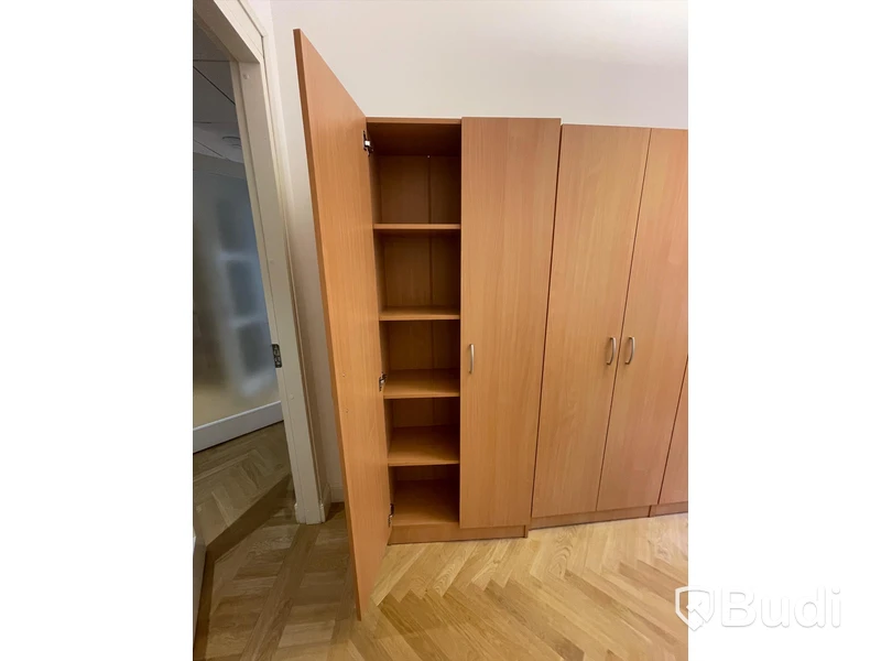 3st Skåp och skrivbord (Ej funktionstestad)