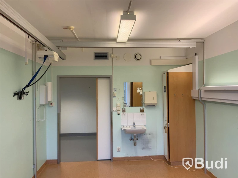 Patientlyft med stativ väggmontage - Rum 4116