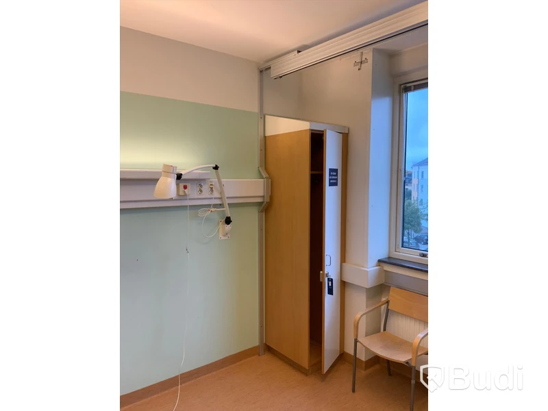 Patientlyft med stativ väggmontage - Rum 4116
