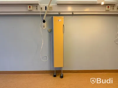 2st Sänglampor vit och 1st vikvägg - Rum 4115