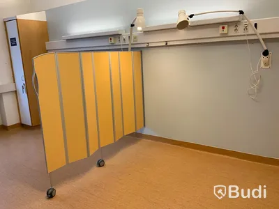 2st Sänglampor vit och 1st vikvägg - Rum 4115