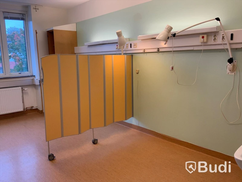 2st Sänglampor vit och 1st vikvägg - Rum 4114