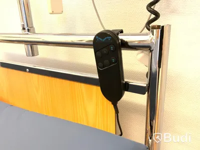 Sjukhussäng elektrisk justerbar- Rum 4074