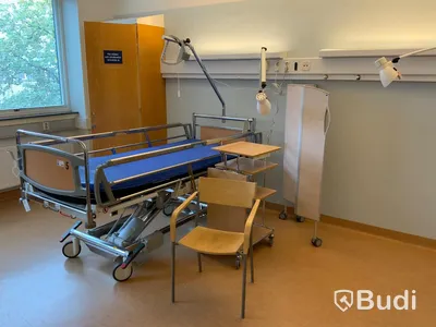 Sjukhussäng elektrisk justerbar- Rum 4069