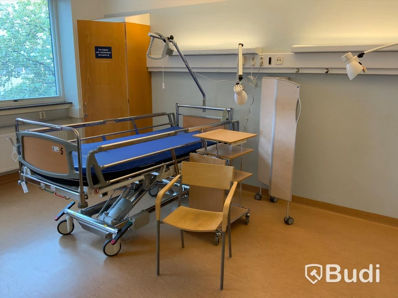 Sjukhussäng elektrisk justerbar- Rum 4069