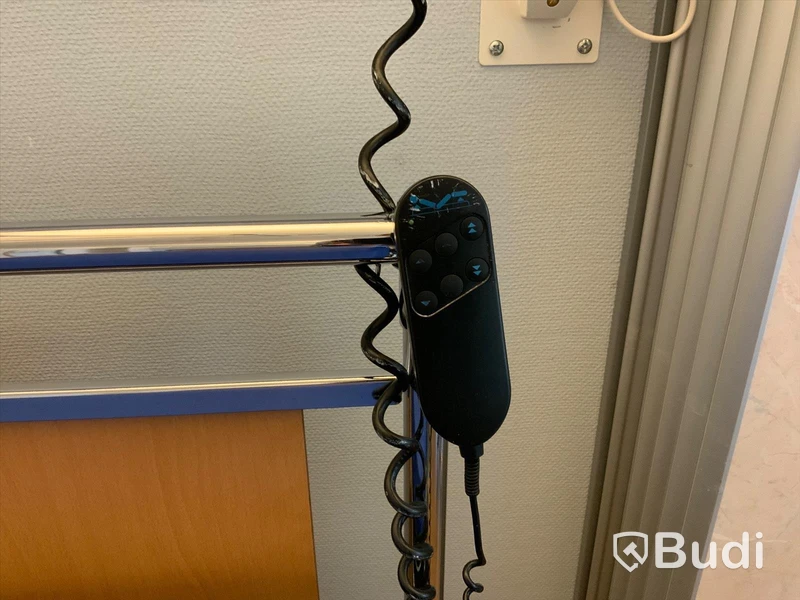2 st Sjukhussäng elektrisk justerbar- Rum 4069