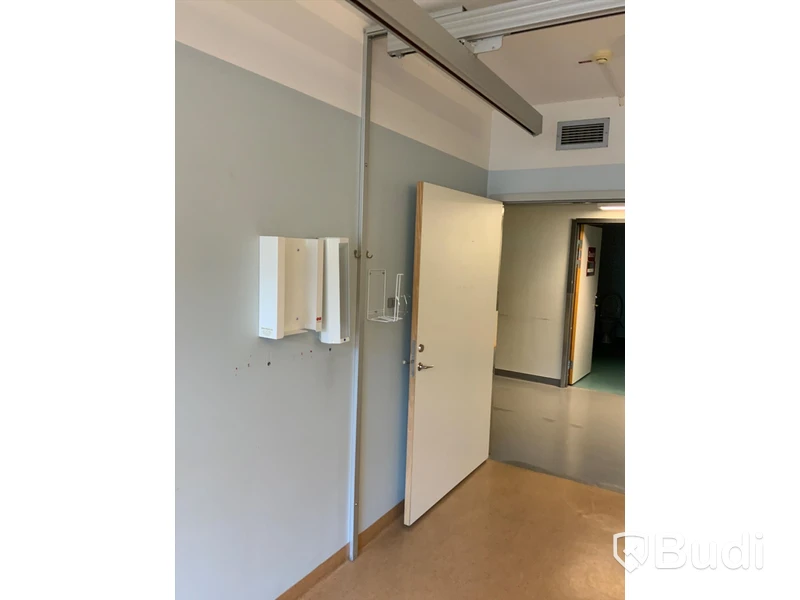 Patientlyft med stativ väggmontage - Rum 4063